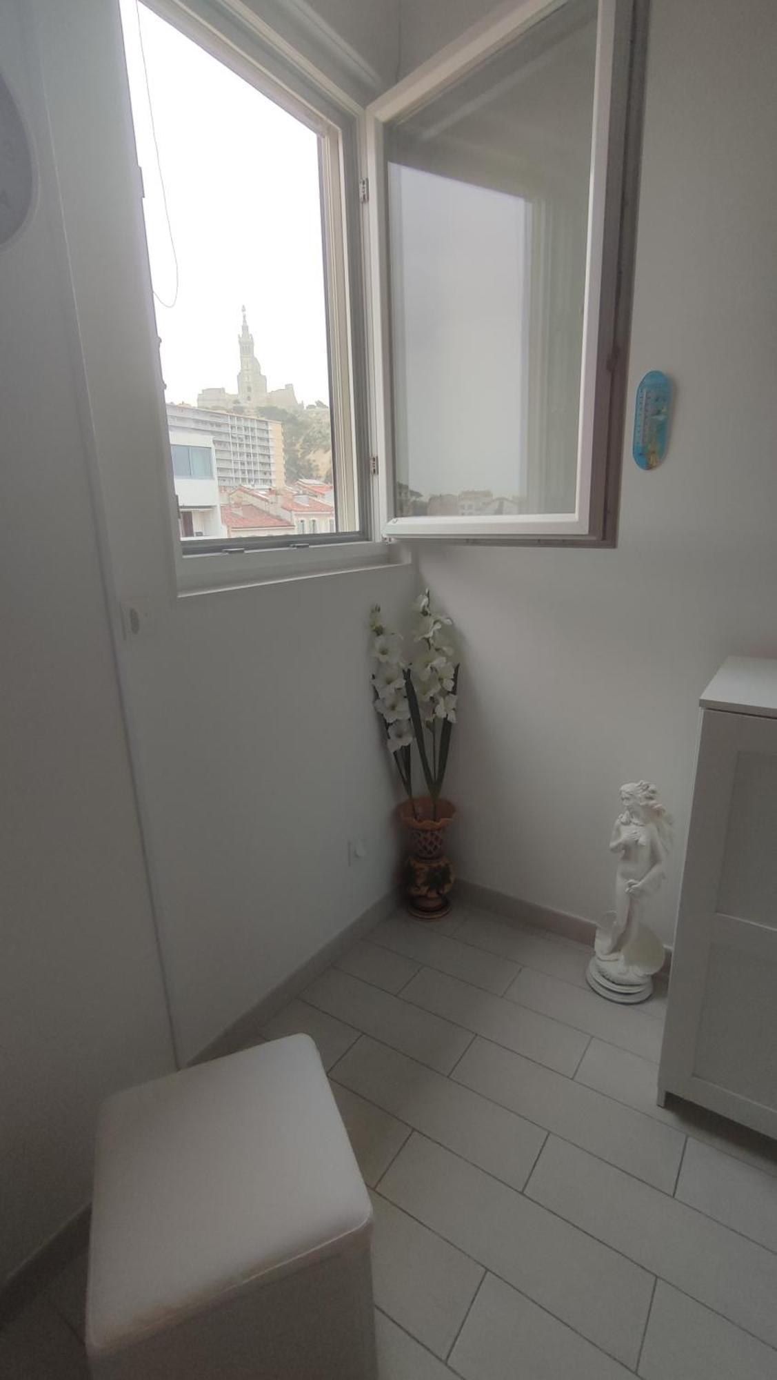T2 Vue Sur La Basilique De Notre Dame De La Garde Apartment Marseille Ngoại thất bức ảnh